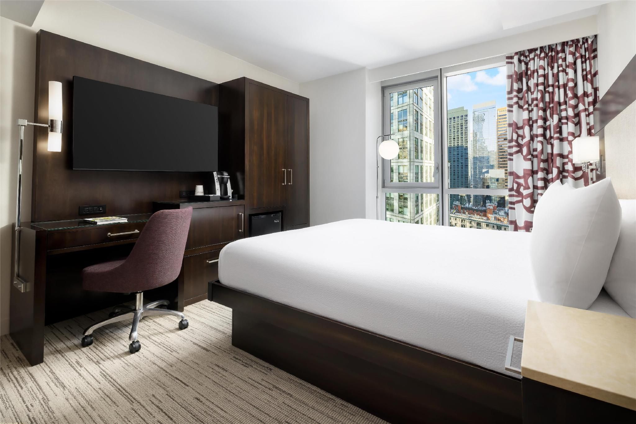 1 King Bed City View Hearing Accessible