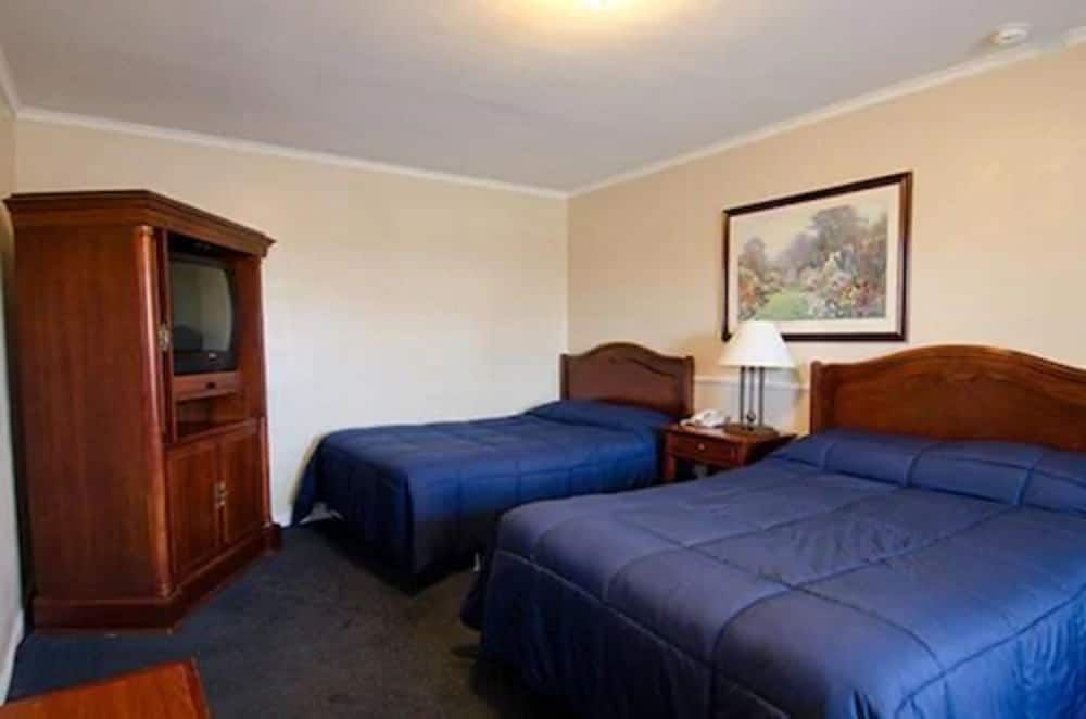 Two Double Beds Smoking