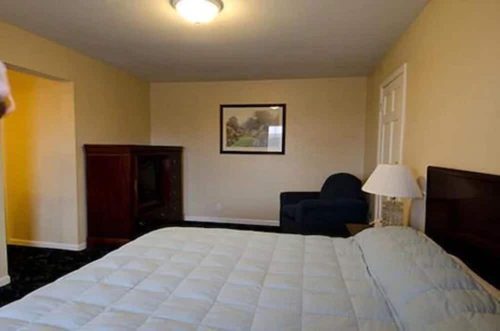One King Bed, Non-Smoking