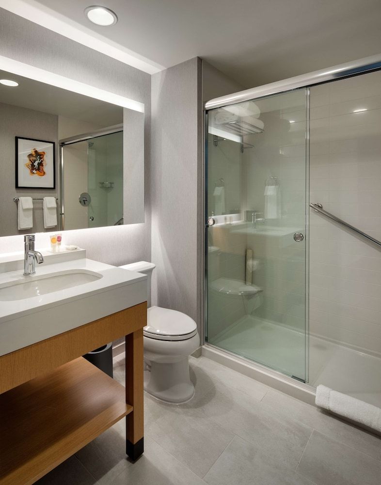 Hyatt Place Boston/Seaport District Standard, King Bed (Plus Sofa Bed) 3