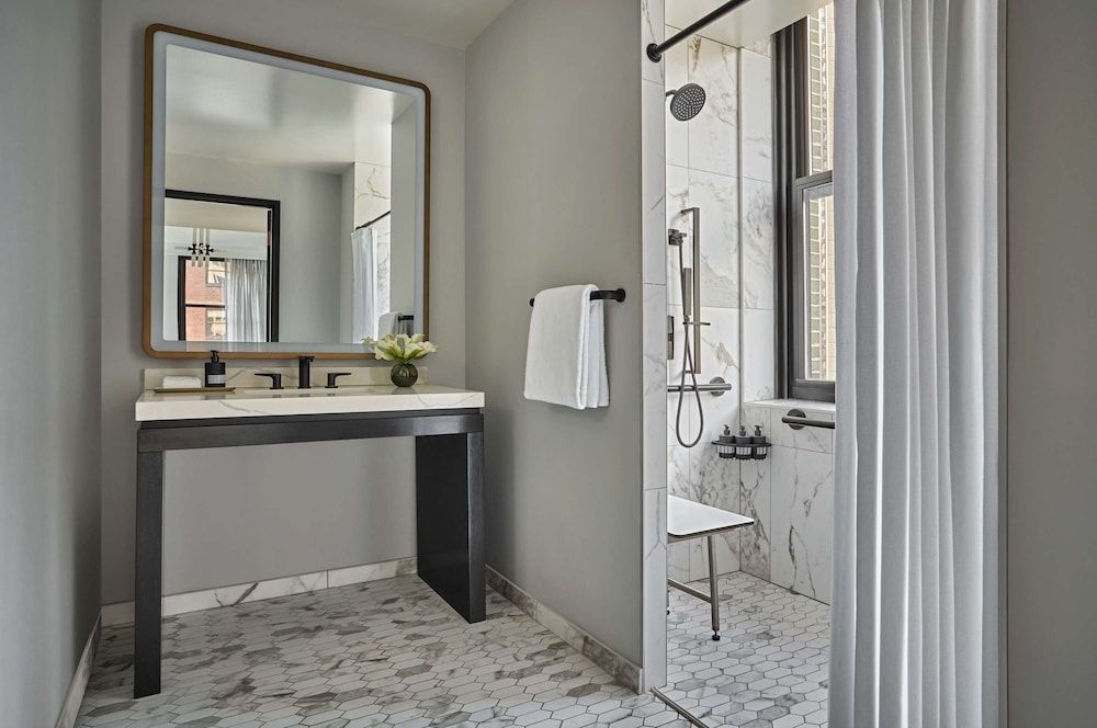 Pendry Chicago Accessible King 4