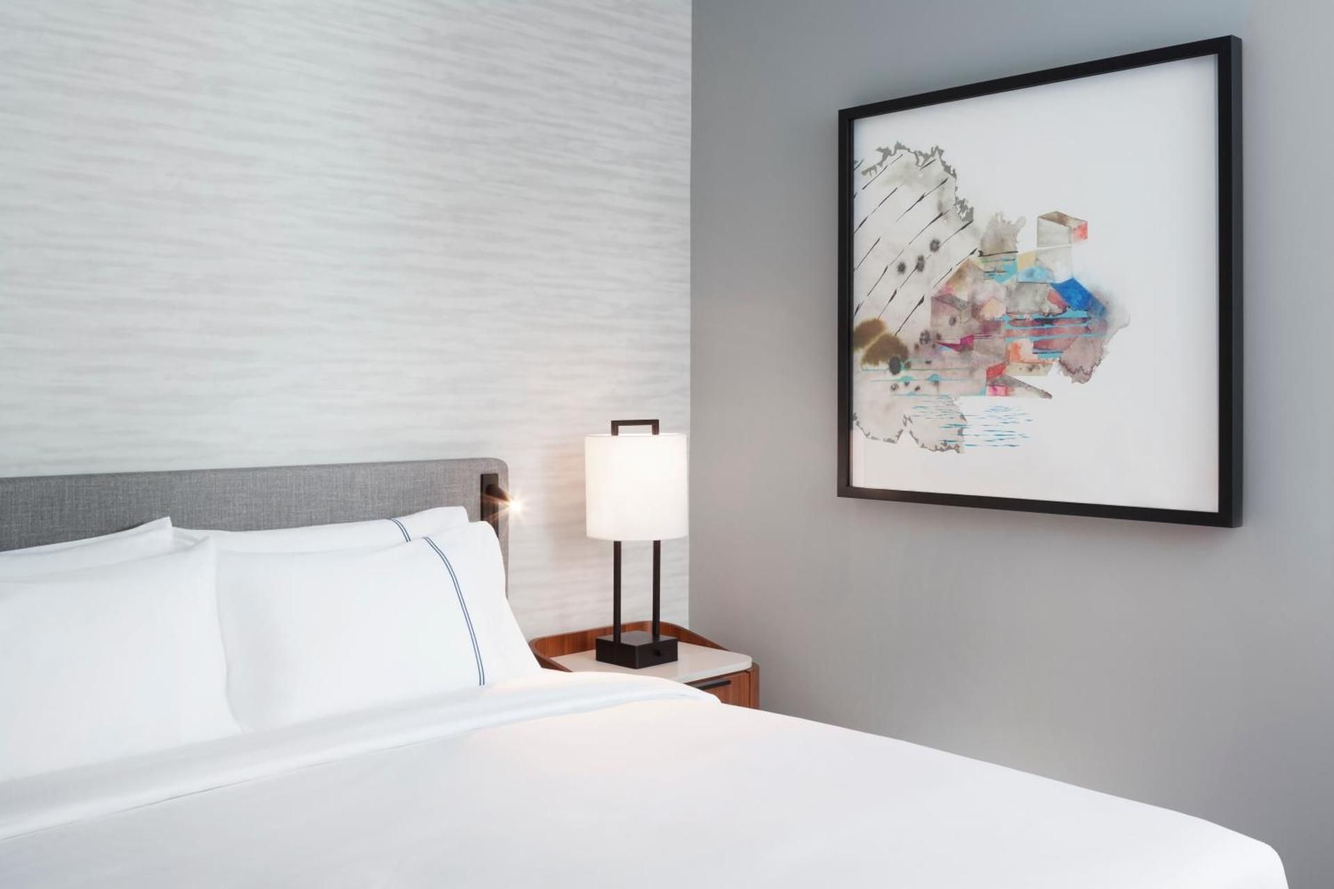 Two Queen Beds With Soaking Tub