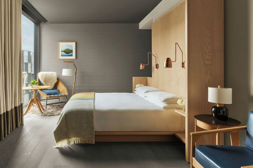 Loft, 1 King Bed, Courtyard View