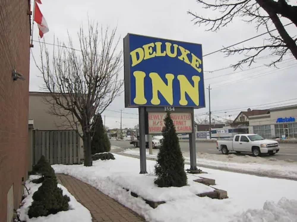 undefined Deluxe Inn 3