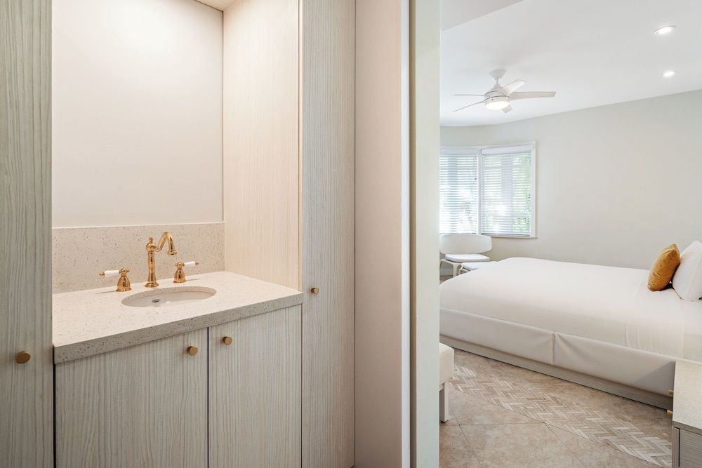 Cardozo Hotel South Beach Room, 1 King Bed (Cardozo Courtyard) 5