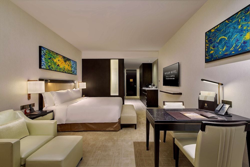 Grand Deluxe Oasis