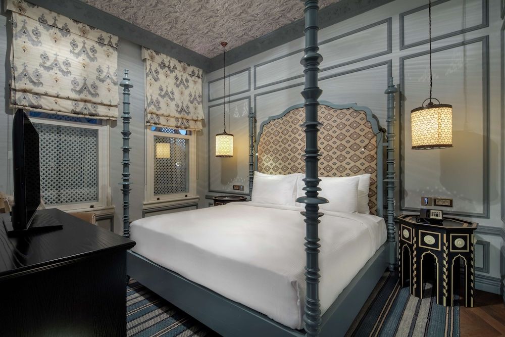 Suite (Hagia Sofia)