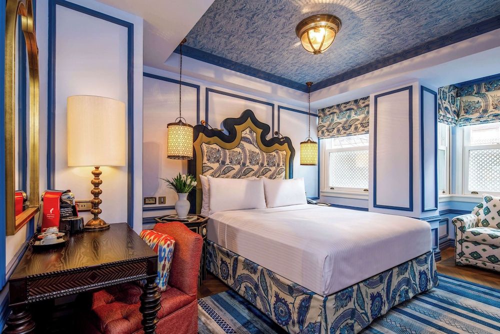 Suite (Hagia Sofia)