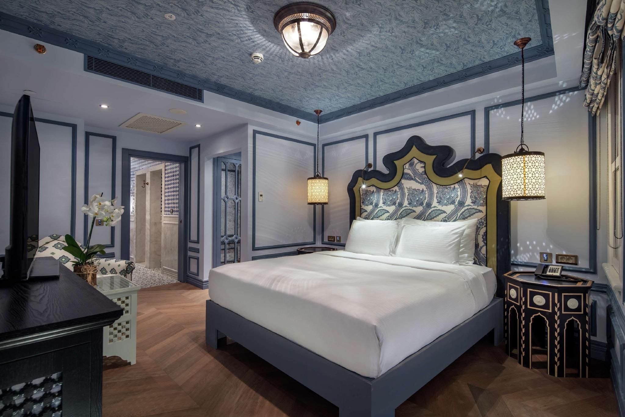 King Superior Room