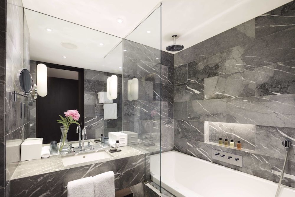 South Place Hotel Deluxe Room 5