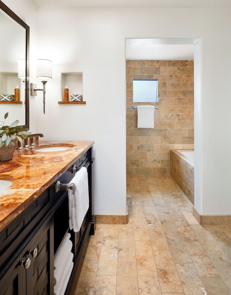 Enchantment Suite, 2 Bedrooms (Hacienda 1 King + 2 Queen)