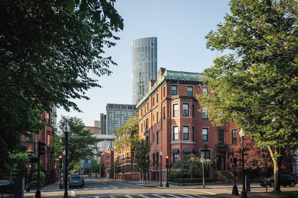 undefined Four Seasons Hotel One Dalton Street, Boston 3