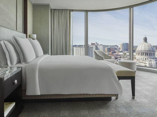 undefined Four Seasons Hotel One Dalton Street, Boston 9