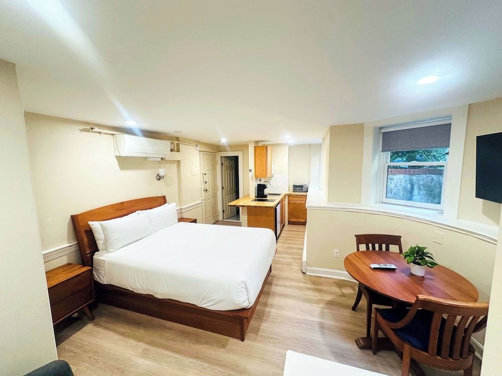 Copley House Standard Studio, 1 Queen Bed, Kitchen 2