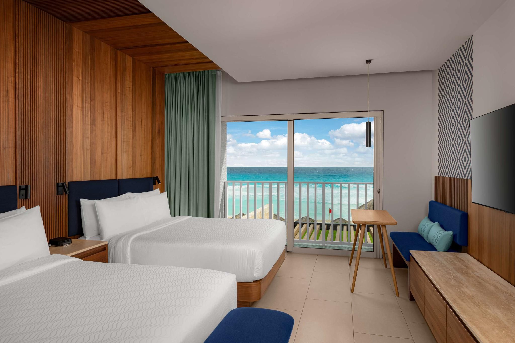 Enclave Beachfront 2 Bdrm St - 1 Kg/2mrphy/2qn