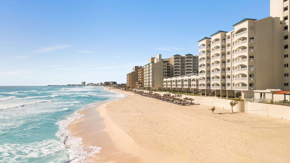 undefined Hilton Cancun Mar Caribe All-Inclusive Resort 5