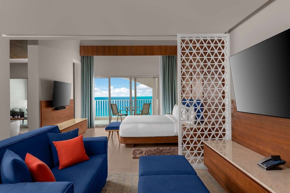 Enclave Honeymoon Suite - King Bed