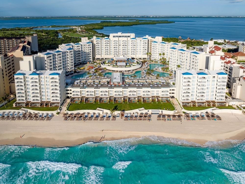 undefined Hilton Cancun Mar Caribe All-Inclusive Resort
