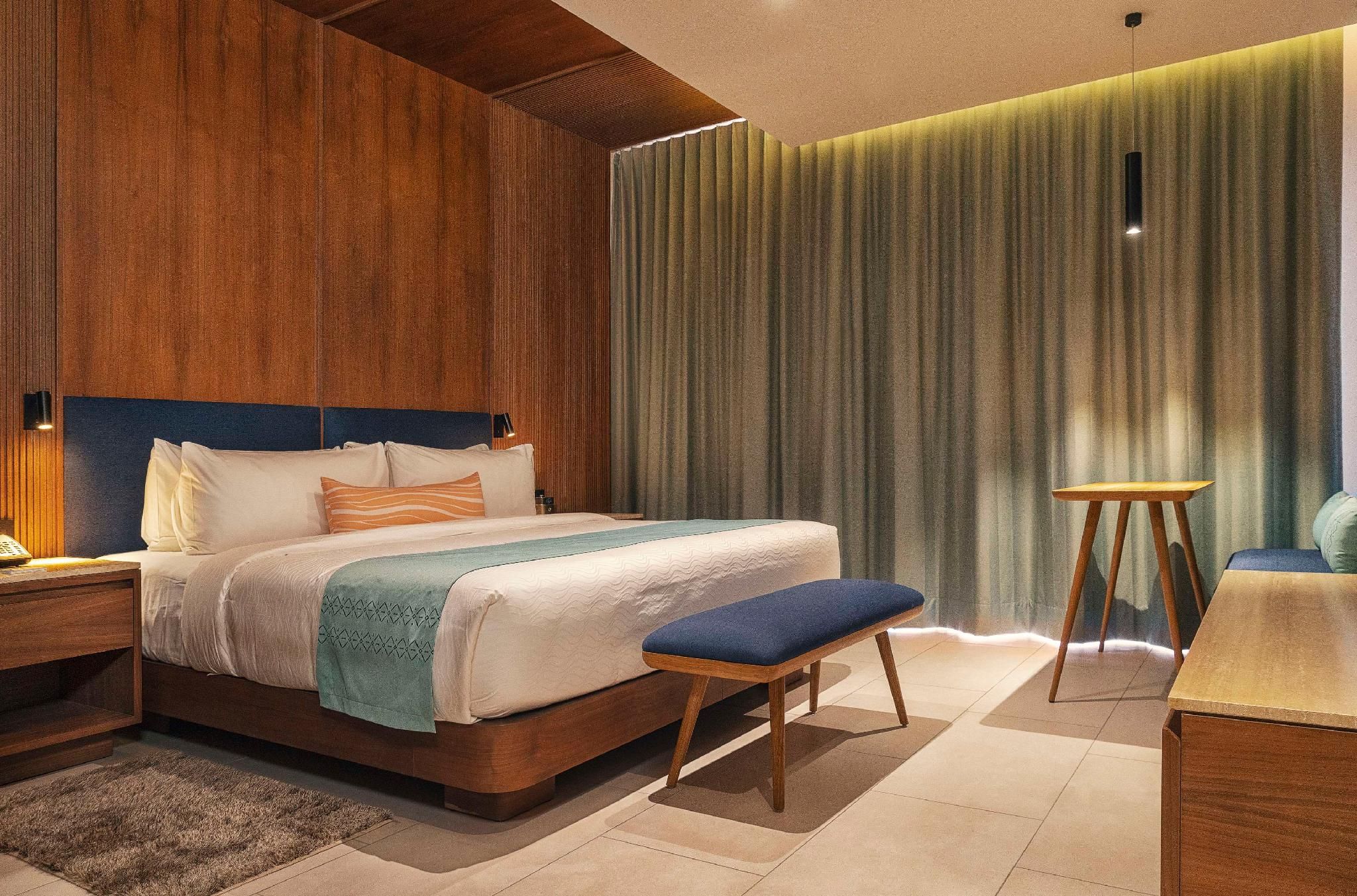 Hilton Cancun Mar Caribe All-Inclusive Resort Resort View Room - King Bed 4