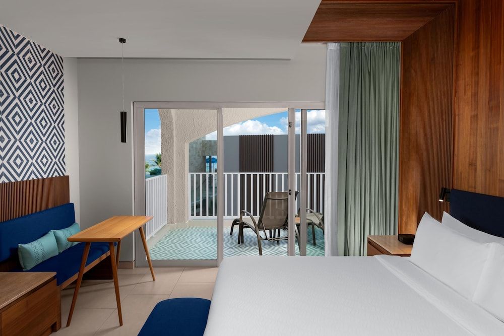 Hilton Cancun Mar Caribe All-Inclusive Resort Resort View Room - King Bed 2