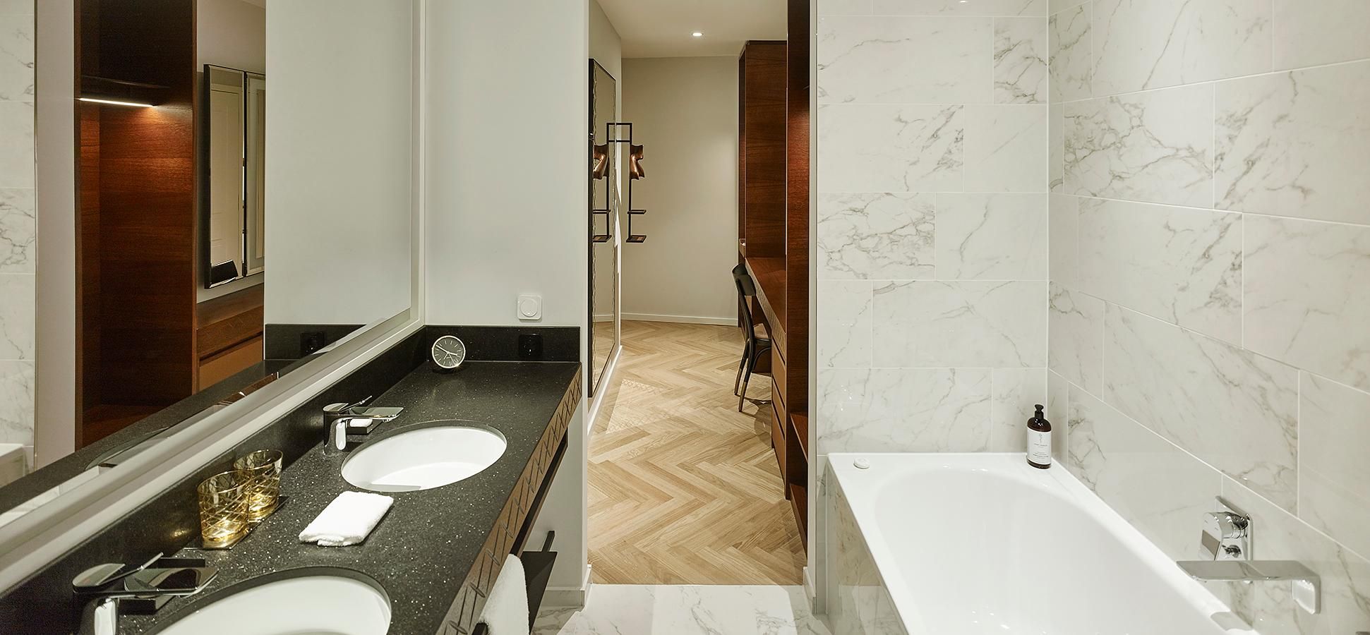 Andaz Deluxe Suite