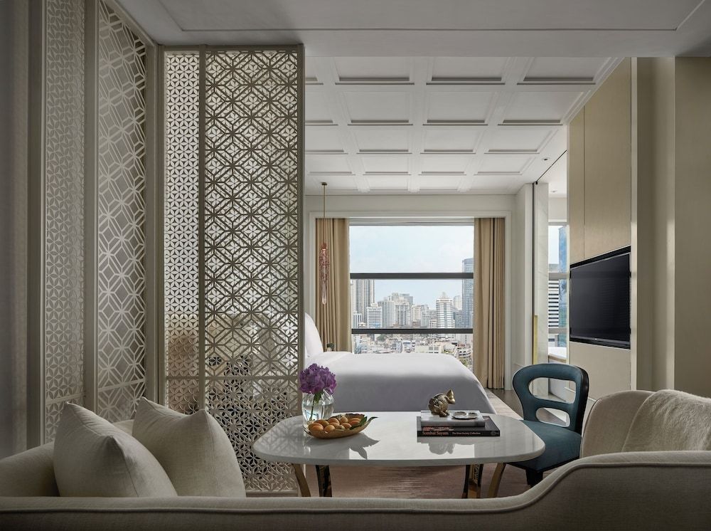 Rosewood Bangkok Deluxe Room, 1 King Bed 4