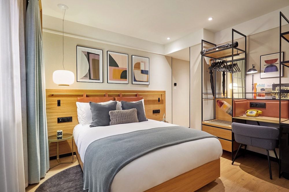 Kimpton Vividora Hotel by IHG Room, 1 Queen Bed (Essential)