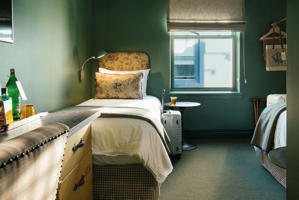 Palihotel Seattle Deluxe Room, 2 Twin Beds (The Twin) 5