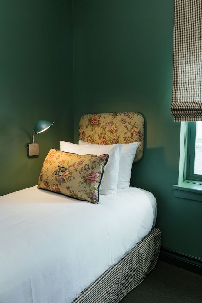 Palihotel Seattle Deluxe Room, 2 Twin Beds (The Twin) 2