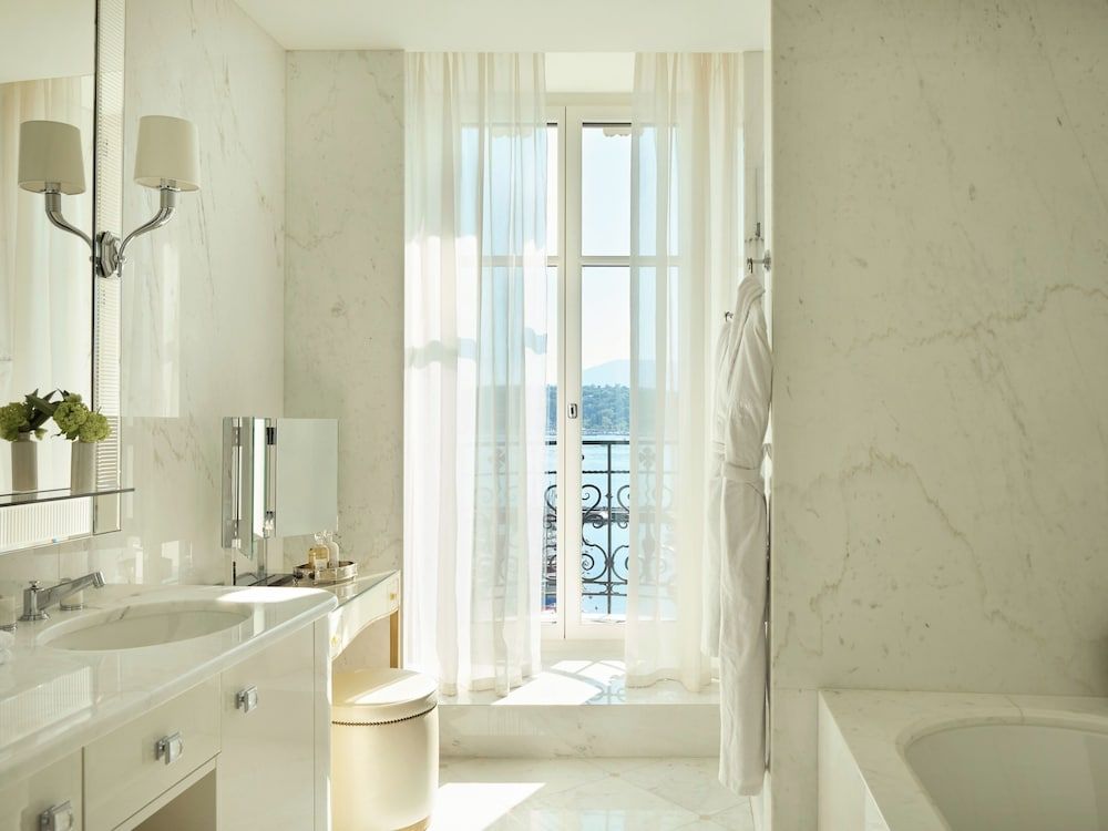 Suite (Collection)