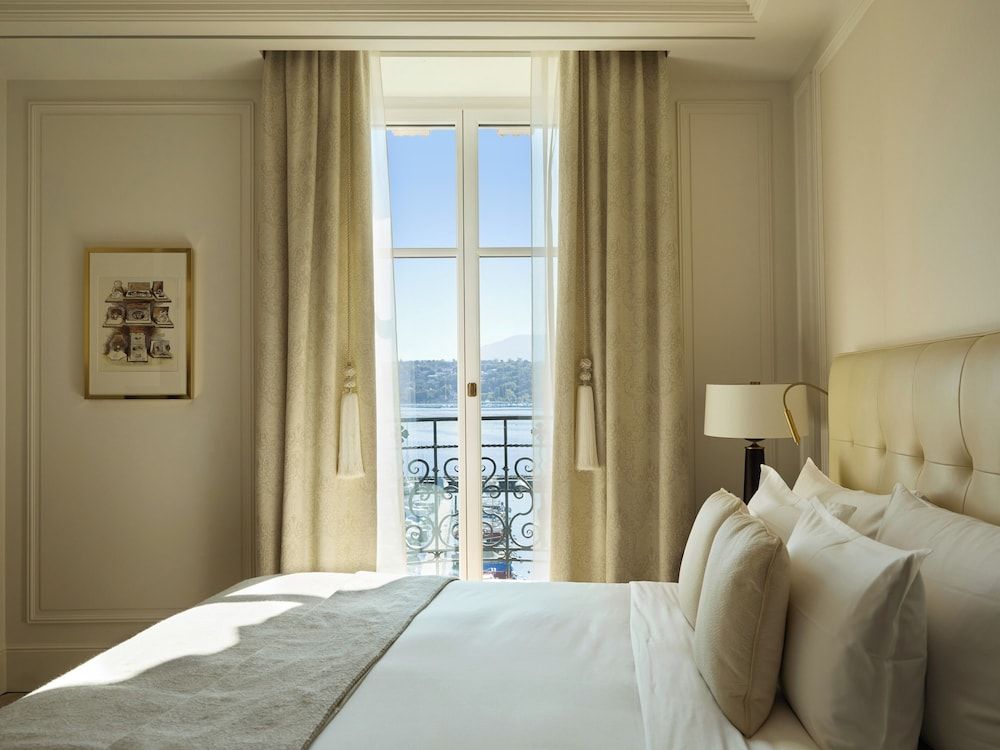 Suite (Collection)