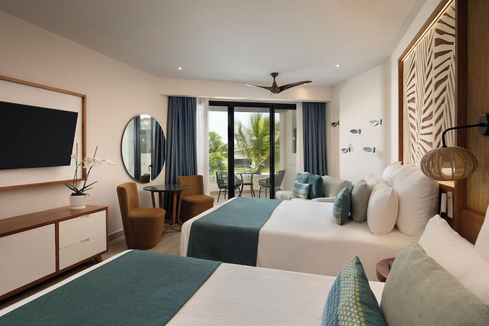 Preferred Club Jr. Suite Tropical View Double