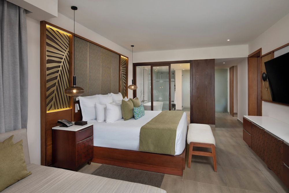 Preferred Club Presidential Suite Swim Out Ocean Front