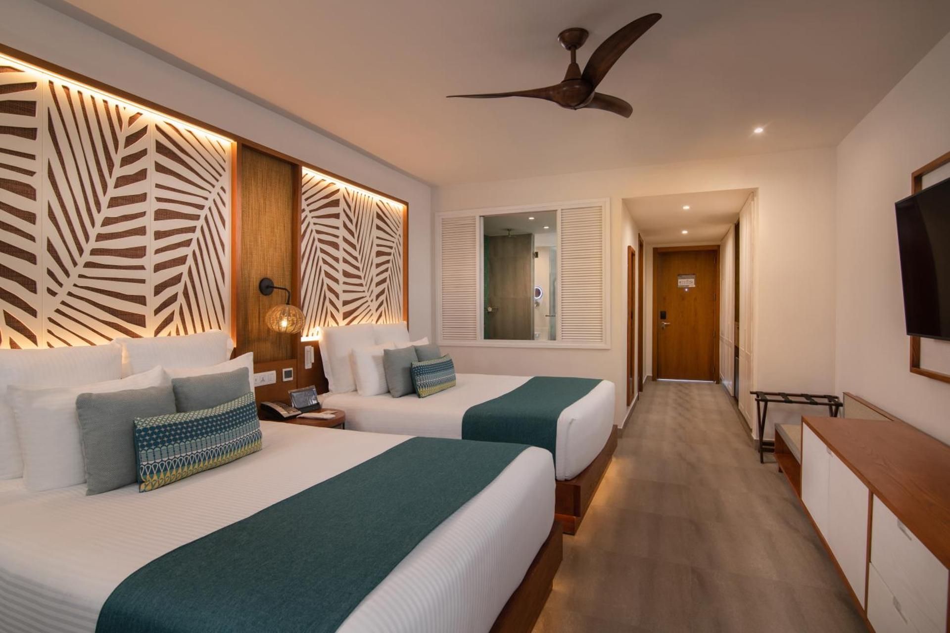 Preferred Club Junior Suite Tropical View Double