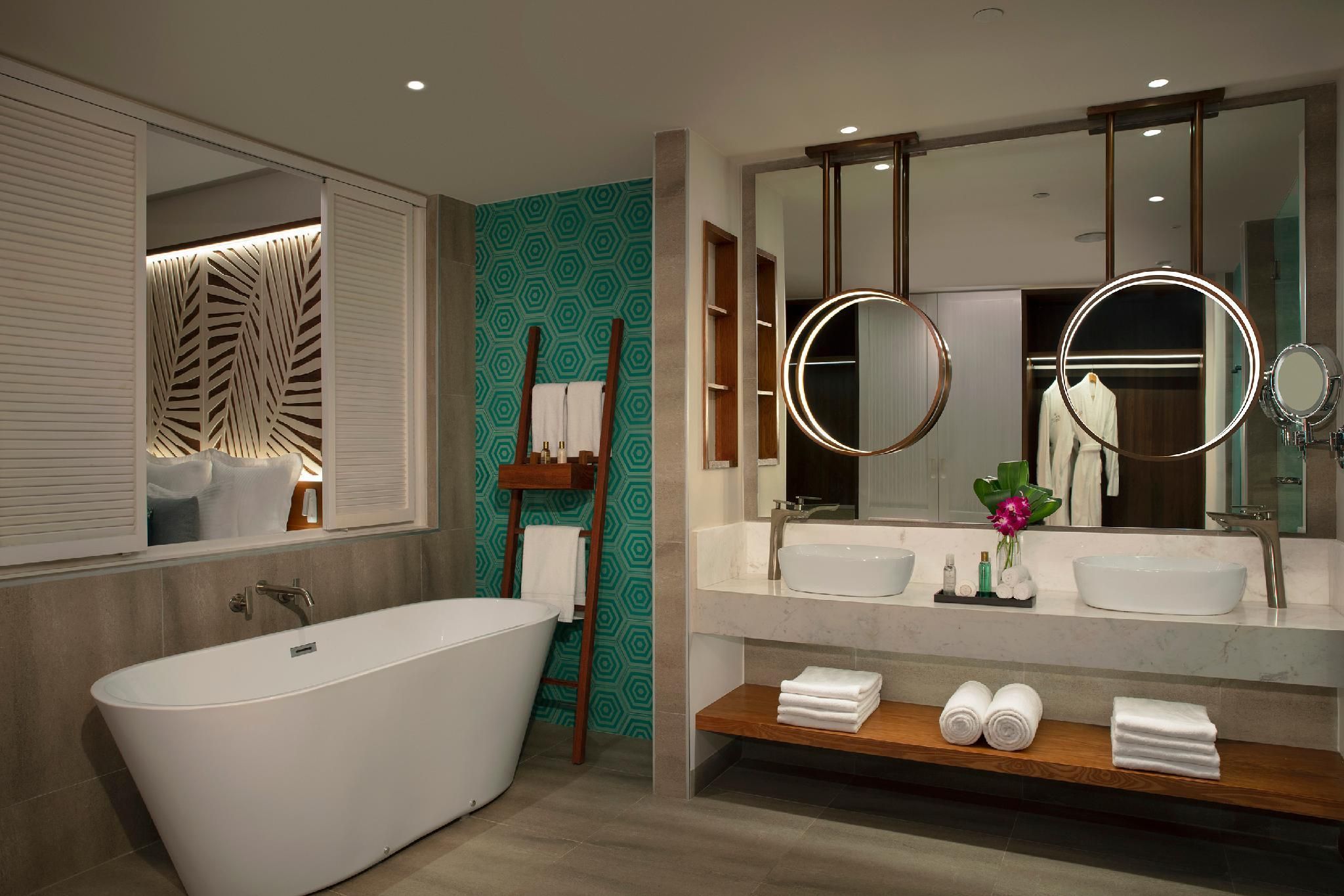 Preferred Club Master Suite Swim Out