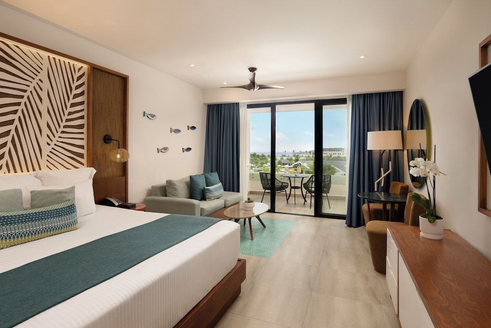 Junior Suite Ocean View King