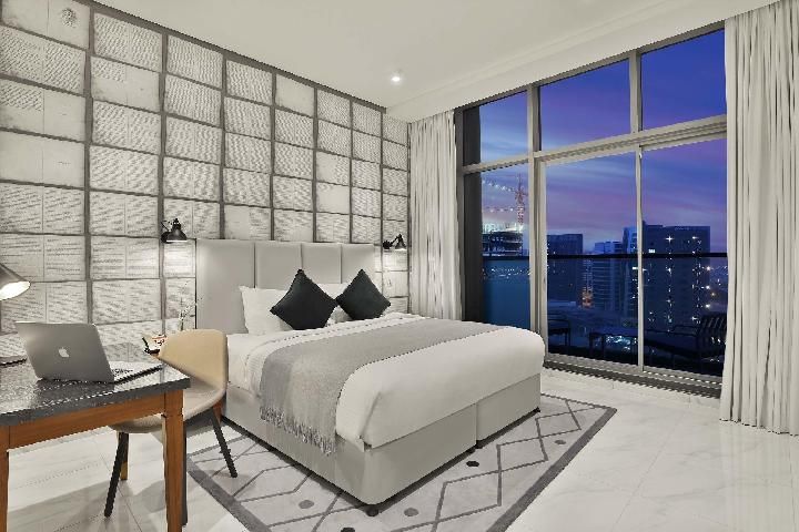 undefined Millennium Atria Business Bay 4