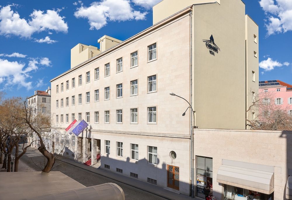 undefined Cornaro Hotel 4