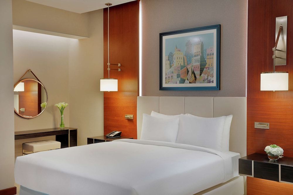 Hilton Doha The Pearl Studio, 1 King Bed, Balcony 2