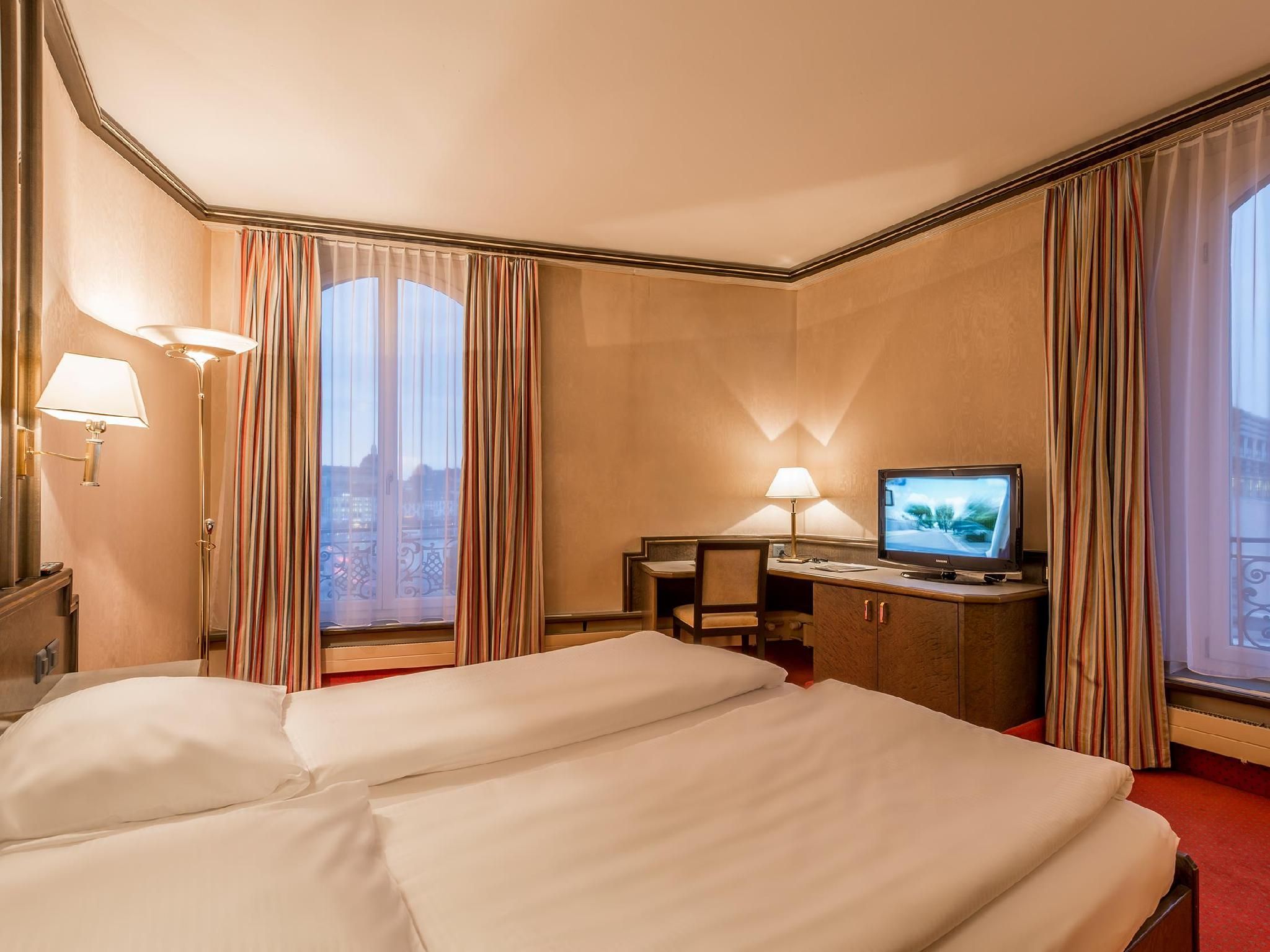 Hotel Monopol Luzern Double Room