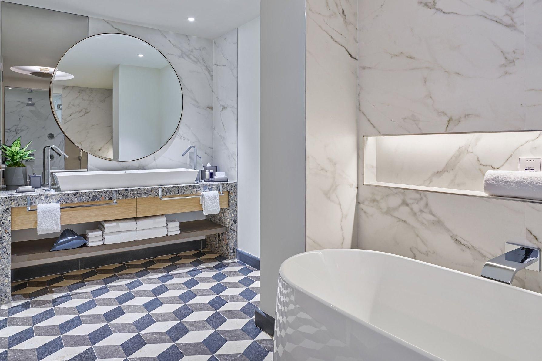 presidential, 1 bedroom suite, 1 king, epcot view, balcony