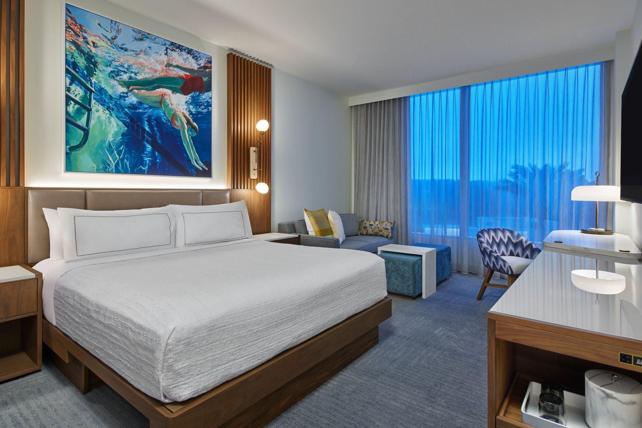 Traditional, Guest room, 1 King, Sofa bed, No view