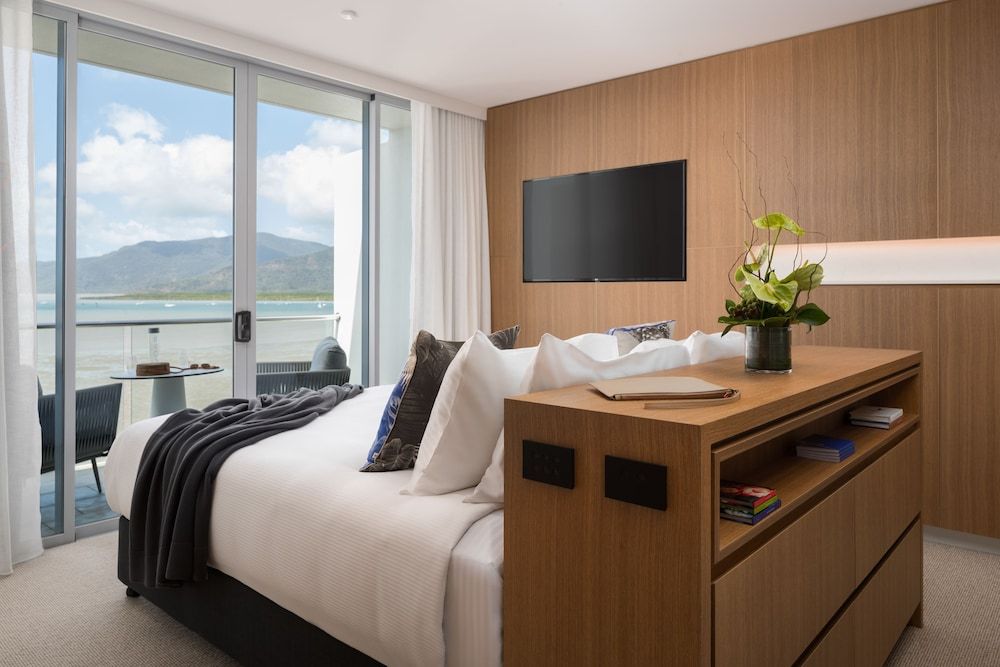 undefined Crystalbrook Riley 10