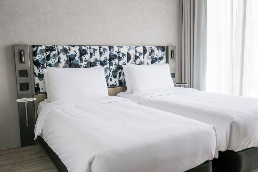 Page148, Page Hotel Deluxe Twin Room 3