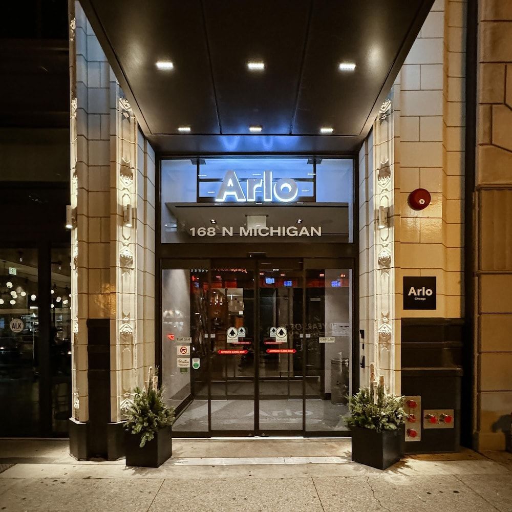 undefined Arlo Chicago 10