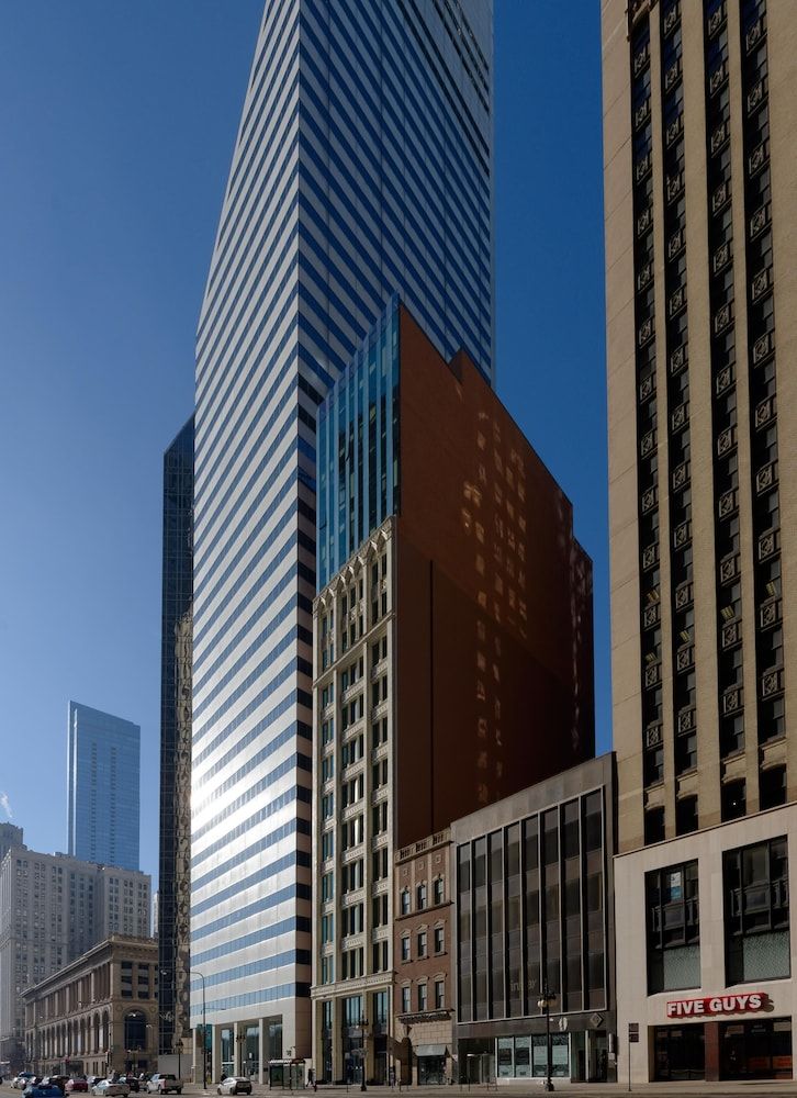 undefined Arlo Chicago 4