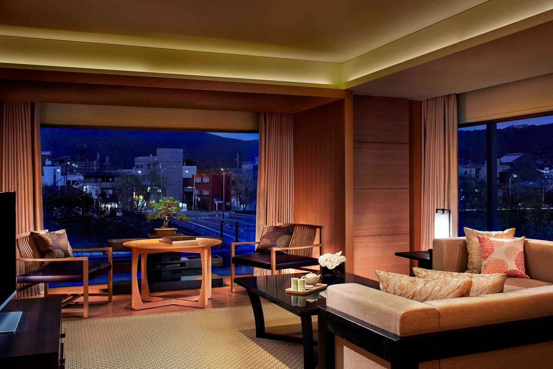 Corner Suite MINAMI, Larger Suite, 1 King, River view
