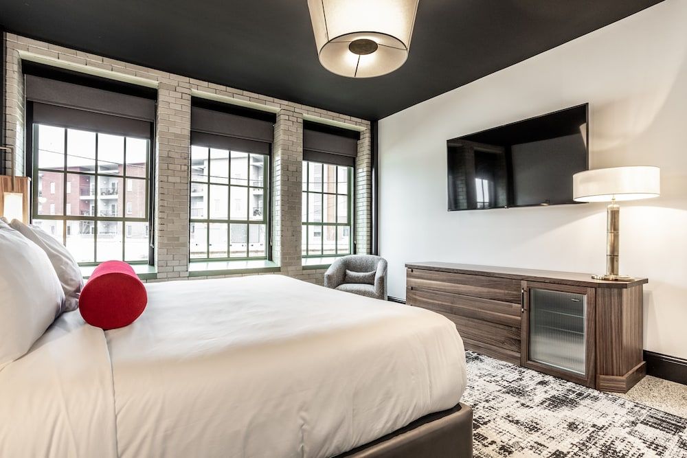 Bottleworks Hotel Priestly Suite 2