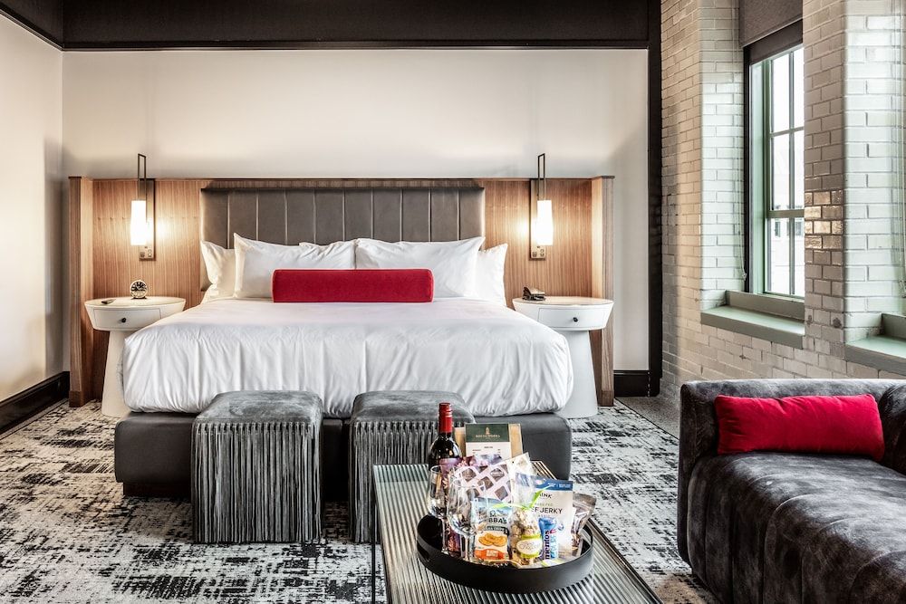 Bottleworks Hotel Landmark King ADA