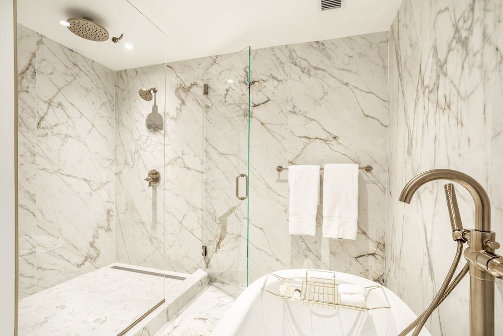 Bottleworks Hotel Priestly Suite 7